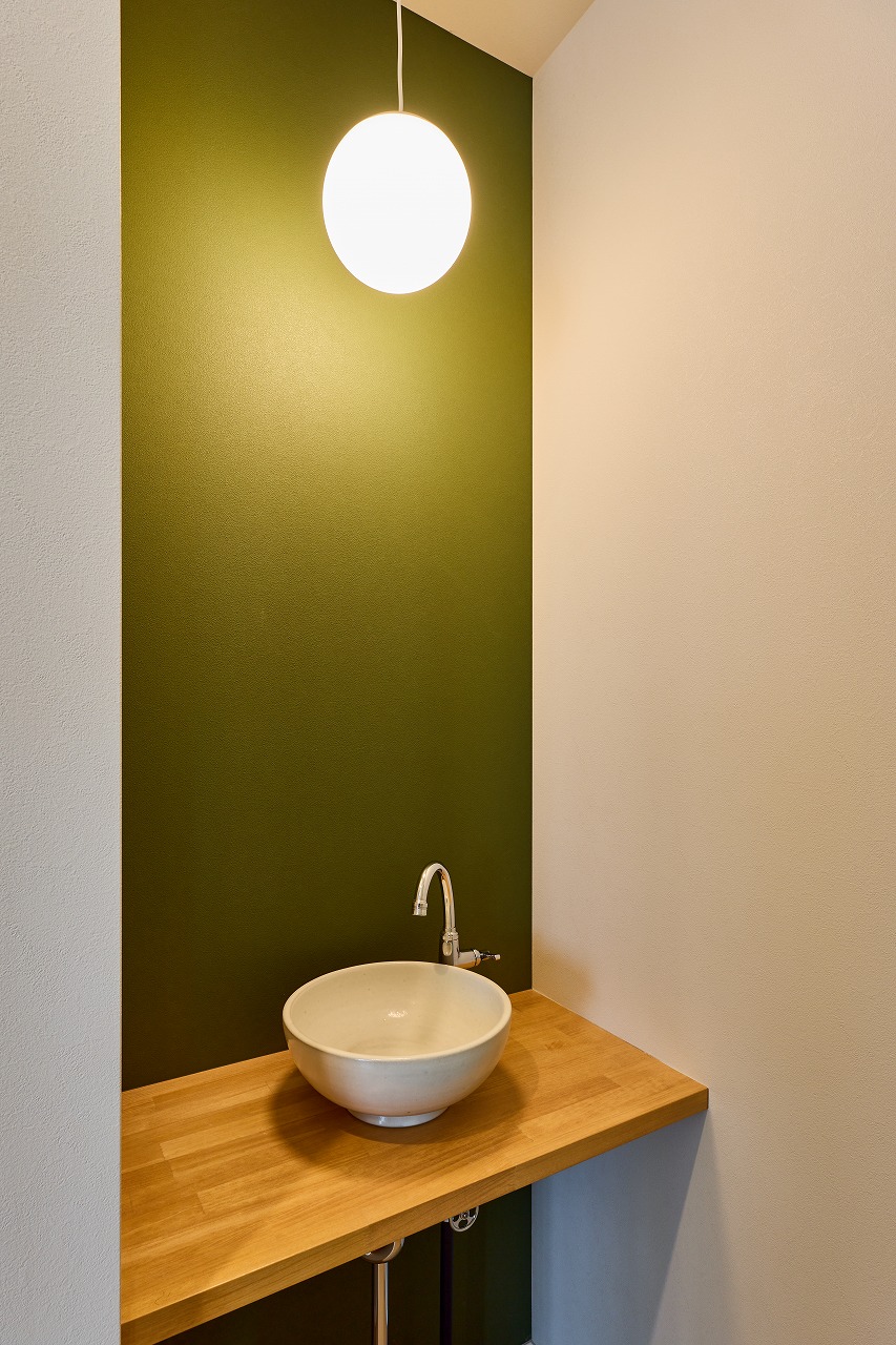 2階 手洗い場 洗面ボウル 手作りボウル 落ち着いた