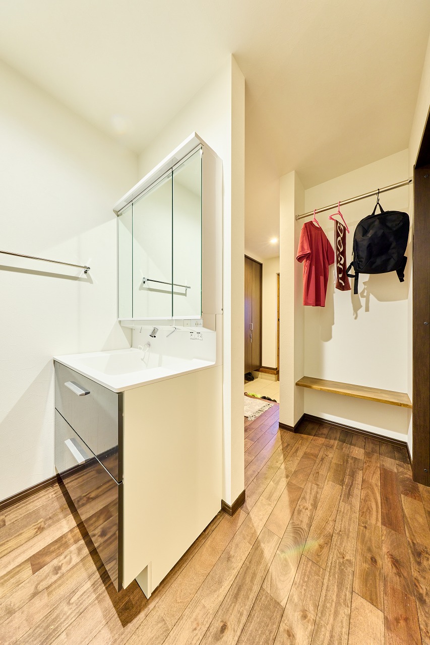 洗面台 おしゃれ 動線 シンプル 間取り