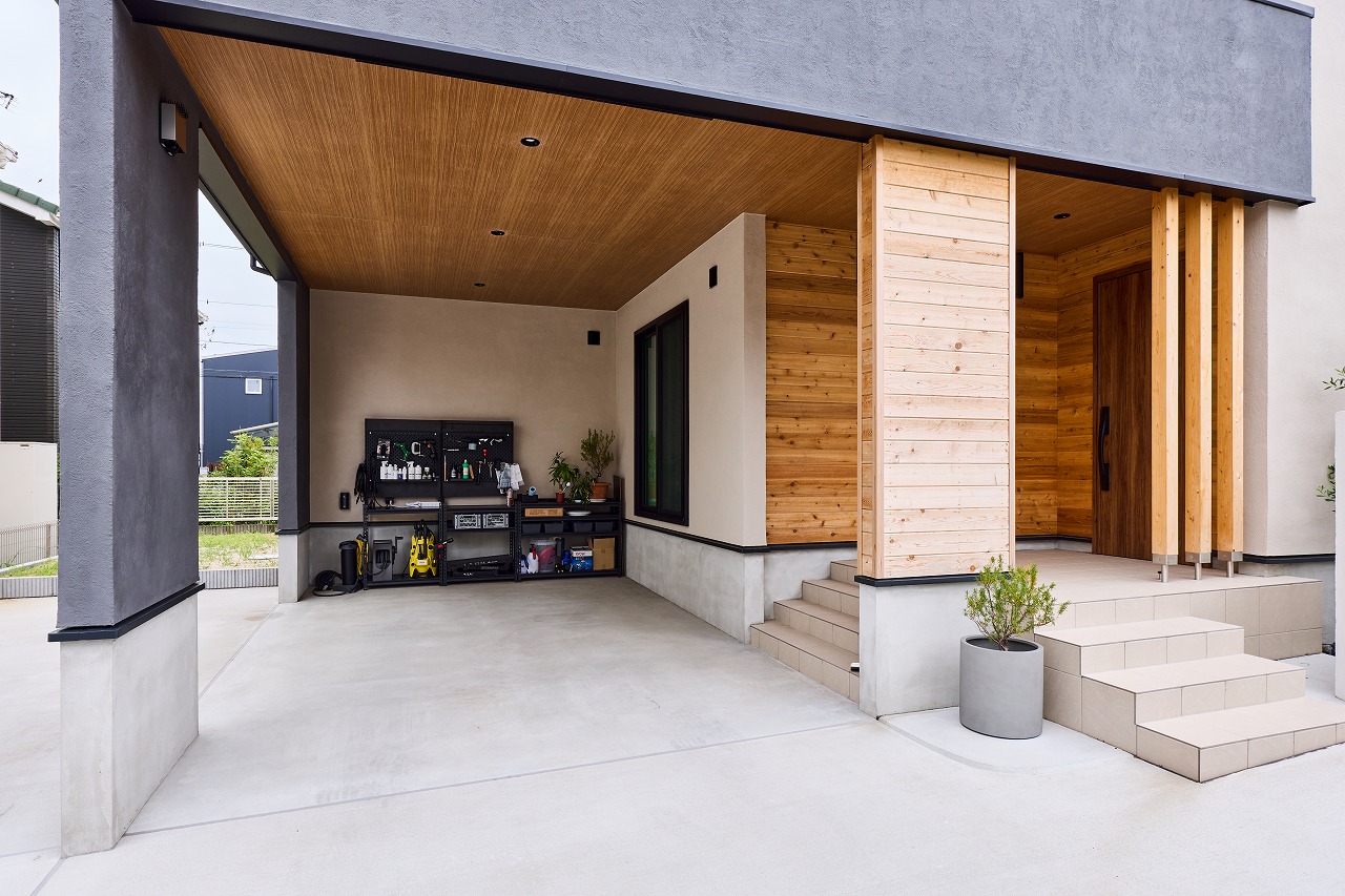 玄関ポーチ 車庫 タイル 自然素材 和モダン