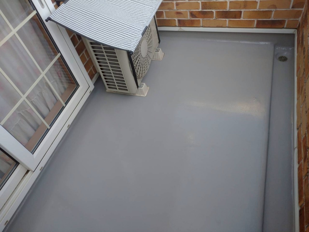 ベランダ　床　ひび割れ　リフォーム　茨城県　筑西市